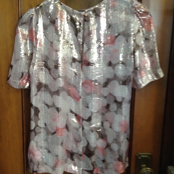 Top - Picture 2 of 2